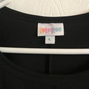 SOLID BLACK CARLY. woohoo.